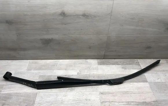 Hyundai i40 Front wiper blade arm