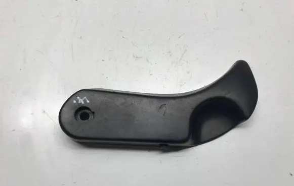 BMW 5 E39 Engine bonnet (hood) release handle 8226620