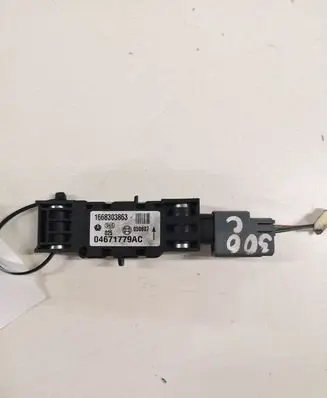 Chrysler 300 - 300C Airbag deployment crash/impact sensor 04671779AC 050607
