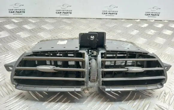 Nissan Almera Tino Dash center air vent grill