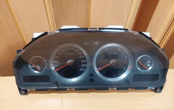 Volvo XC90 Speedometer (instrument cluster) 30765607 69199140T