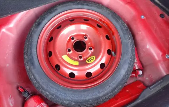 Hyundai i30 R15 spare wheel 
