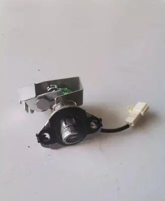 Lexus IS 220D-250-350 Loading door lock 3070