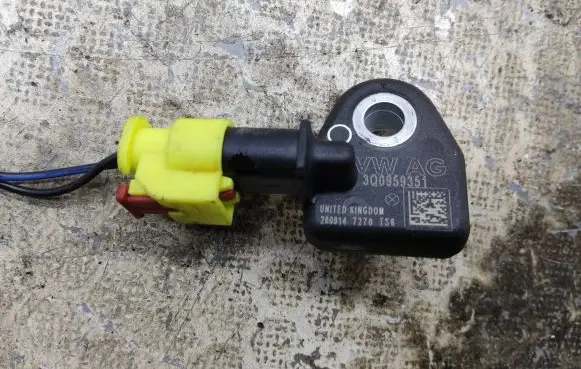 Skoda Octavia Mk3 (5E) Airbag deployment crash/impact sensor 3Q0959351 2809147270