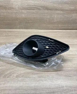 Mercedes-Benz CLA C117 X117 W117 Front fog light trim/grill A1178856222 A1178850222