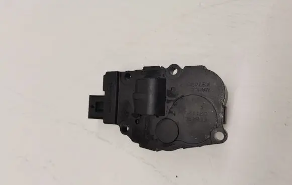 Porsche Macan (95B) Air flap motor/actuator K9749007
