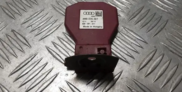 Audi A4 S4 B9 Radio antenna 4M0035507