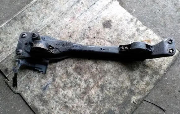Nissan Almera Tino Front subframe