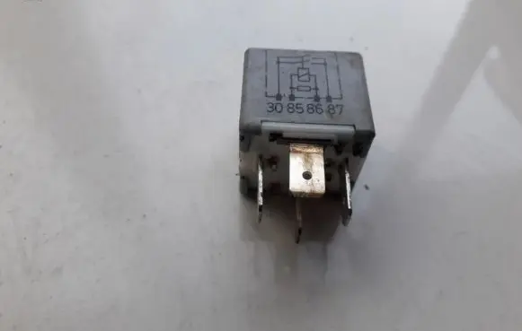 Audi A8 S8 D2 4D Other relay 443951253K