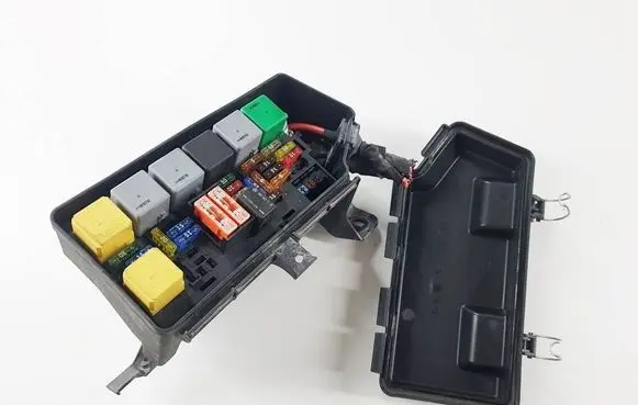 Mercedes-Benz ML W164 Fuse box set 1645400782-474 1645400782
