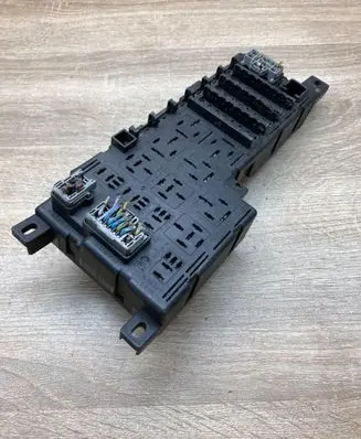 Volvo S80 Fuse module 9494207 518323001