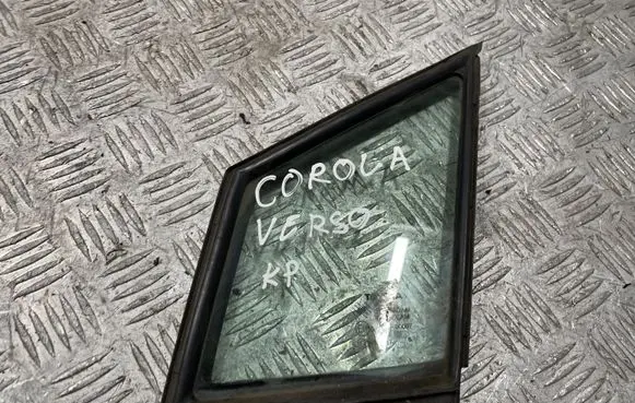 Toyota Corolla Verso E121 Front triangle window/glass 