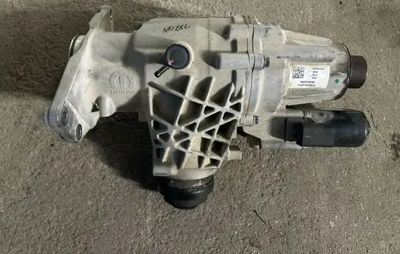 Gearbox transfer box case