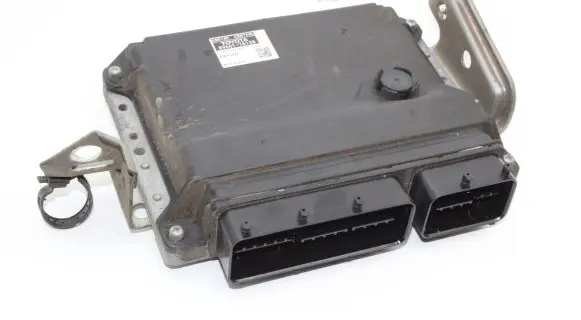 Lexus CT 200H Engine control unit/module 8966176120 2755006011