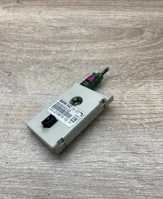 BMW 5 E60 E61 Aerial antenna amplifier 6928043 213675
