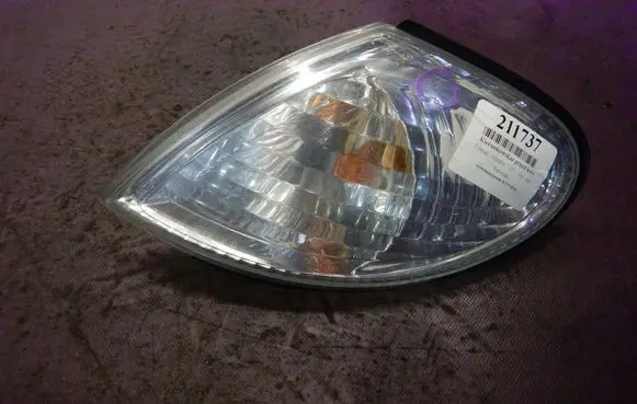 Nissan Almera Tino Front indicator light 