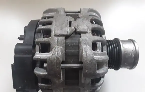 Seat Leon (5F) Generator/alternator 04E903015A