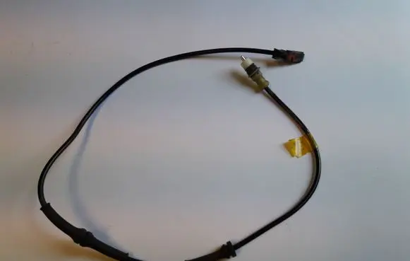 Renault Megane II ABS rear brake sensor 8200043136