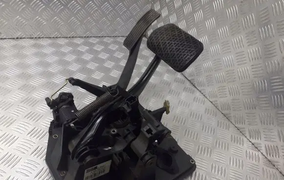 Mercedes-Benz A W168 Pedal assembly A1682903001