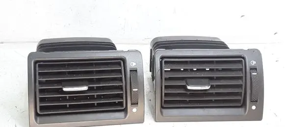 Ford Mondeo Mk III Dashboard side air vent grill/cover trim