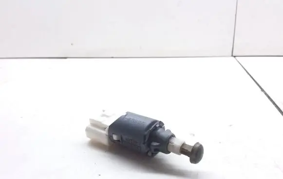 Renault Master III Brake pedal sensor switch 8200168238B