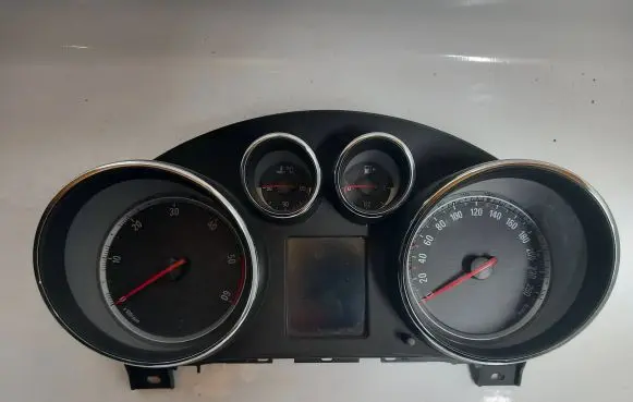 Opel Insignia A Speedometer (instrument cluster) 13333344 365903926