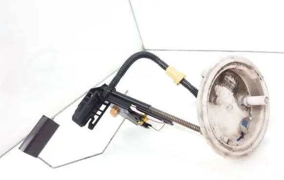 BMW 5 E60 E61 Fuel level sensor 6765849 0580303042