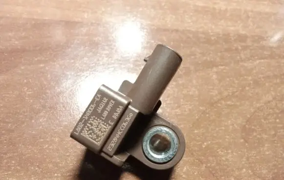 Land Rover Defender Airbag deployment crash/impact sensor L8B2148006EA 2303253866
