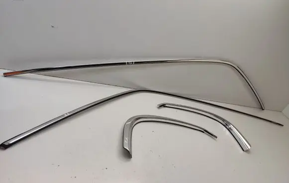 BMW 7 E32 Roof trim bar molding cover 6105171 6105071