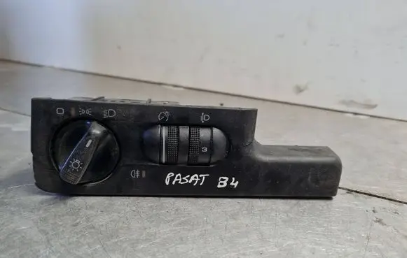 Volkswagen PASSAT B4 Light switch 3A1941531E