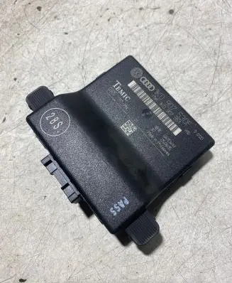 Audi A3 S3 8P Gateway control module 1K0907530F 1K0907951