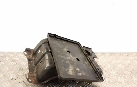 Toyota RAV 4 (XA40) Battery tray 