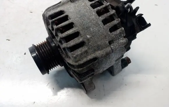 Ford Kuga II Generator/alternator AV6N10300GD