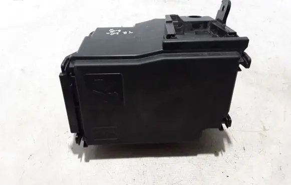 Renault Trafic III (X82) Fuse box set 243503708R