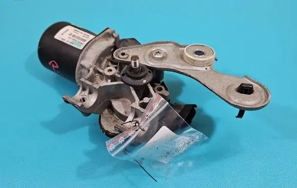 Nissan Juke I F15 Wiper motor 9724100801930 IMPRK1451014