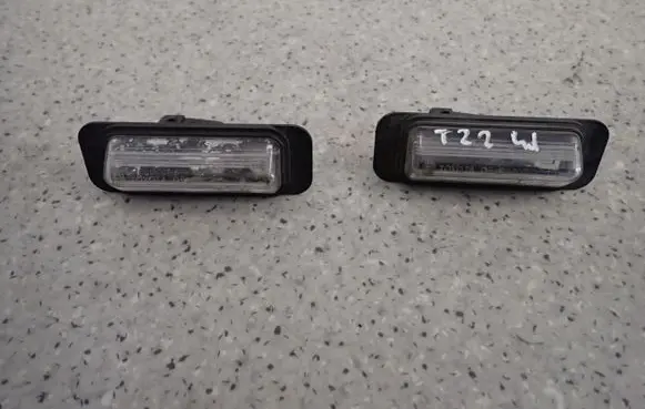 Toyota Avensis T220 Number plate light 