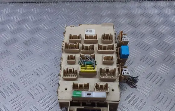 Toyota Yaris Fuse box set