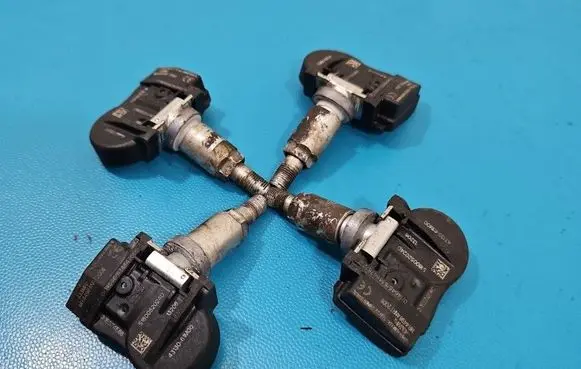 Suzuki SX4 S-Cross Tire pressure sensor 4313061M00 IMPRK1595183