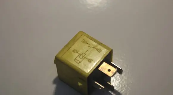 Ford Mondeo MK II Other relay V23134852X130