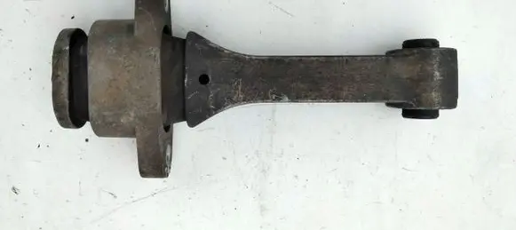 KIA Sorento Engine mount bracket 219572S000