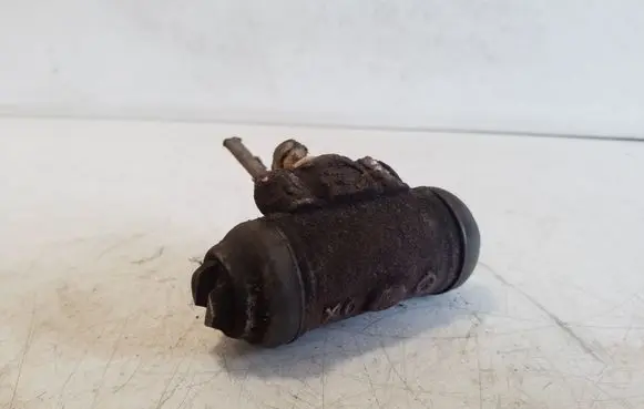 Suzuki Grand Vitara II Rear brake cylinder 