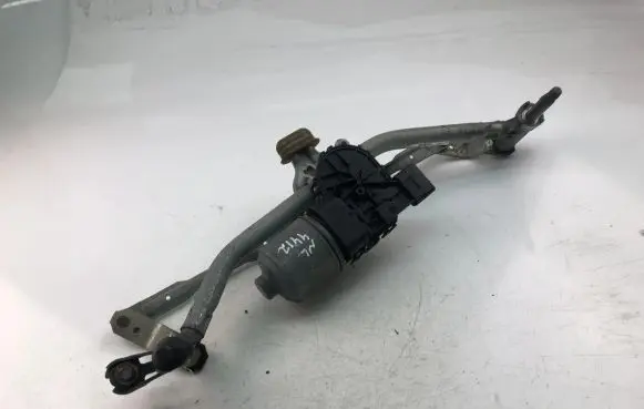 Peugeot 207 Wiper motor 0390241540