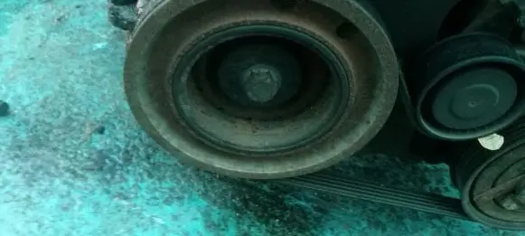 Renault Megane II Crankshaft pulley