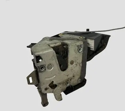 BMW 3 E46 Front door lock 8352165