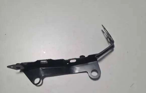 Audi A3 S3 8V Fender mounting bracket 8V0821092C