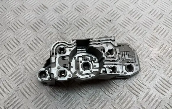 Toyota Corolla Verso AR10 Tail light bulb cover holder 815670F010