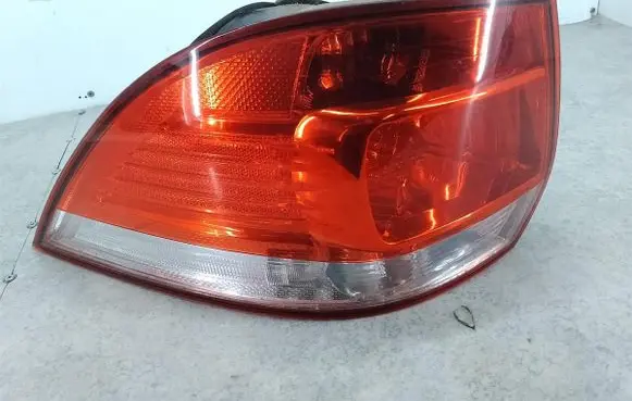 Volkswagen Golf V Rear/tail lights 084411995L