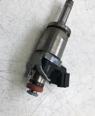 Mazda 3 III Fuel injector PE0113250B