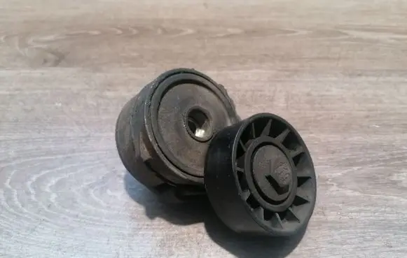 Volvo S40 Alternator belt tensioner 