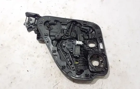 Rear window lifting mechanism without motor